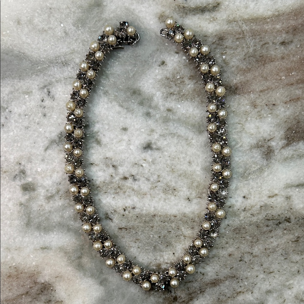 VINTAGE Trifari Elegant Pearl and Crystal Necklace